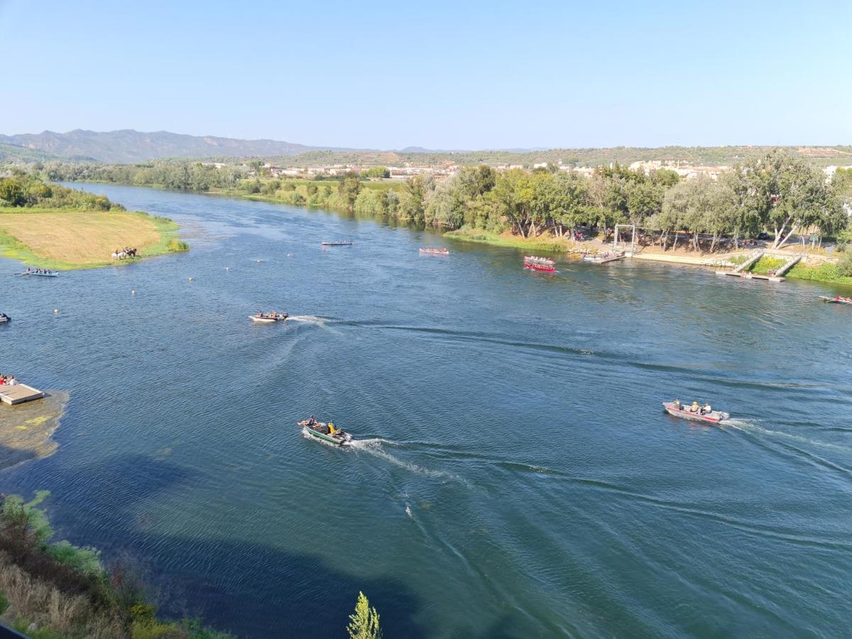 River Ebro Apartments Мора-д'Ебре Екстер'єр фото