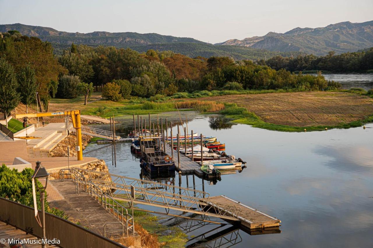 River Ebro Apartments Мора-д'Ебре Екстер'єр фото