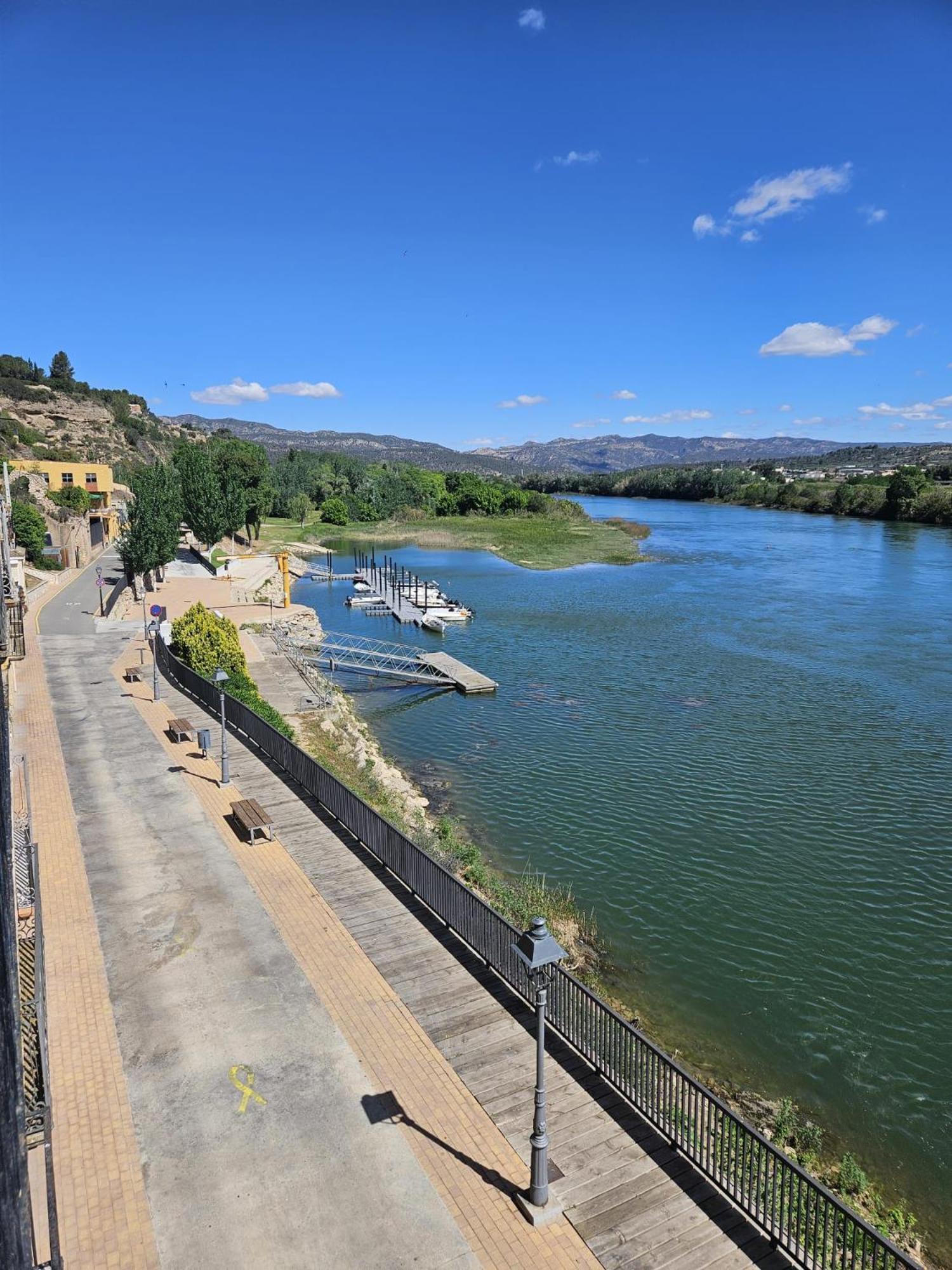 River Ebro Apartments Мора-д'Ебре Екстер'єр фото